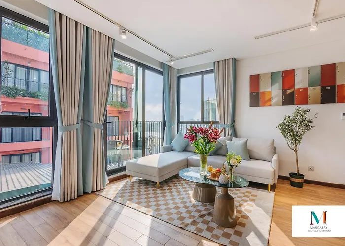 Margaery Boutique Apartment & Skyon9 Rooftop Bar